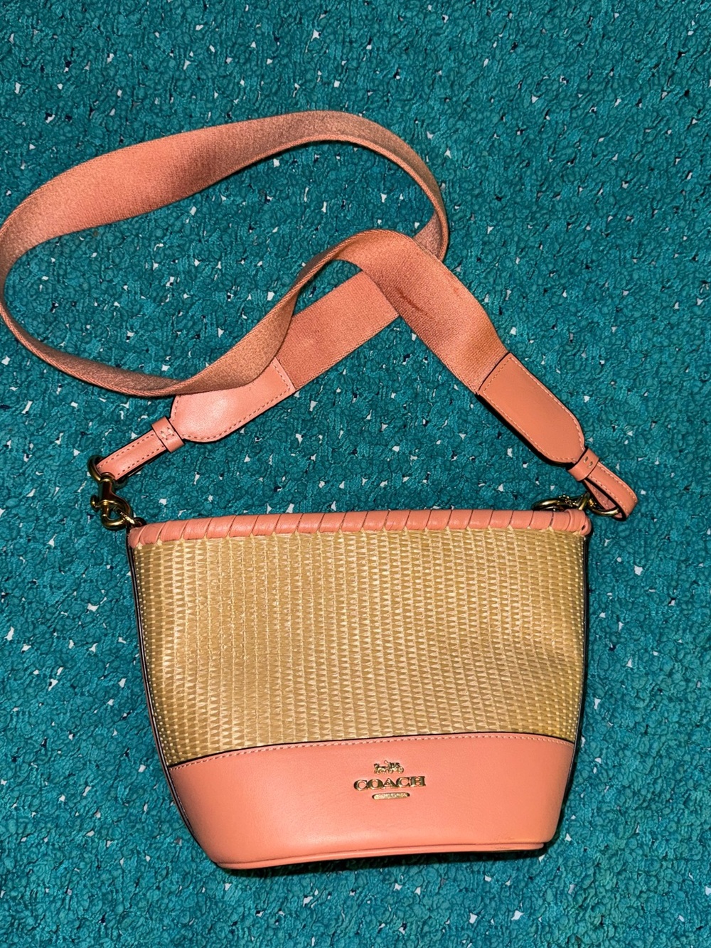 Coach woven straw bucket bag light coral leather - Picture 2 of 11